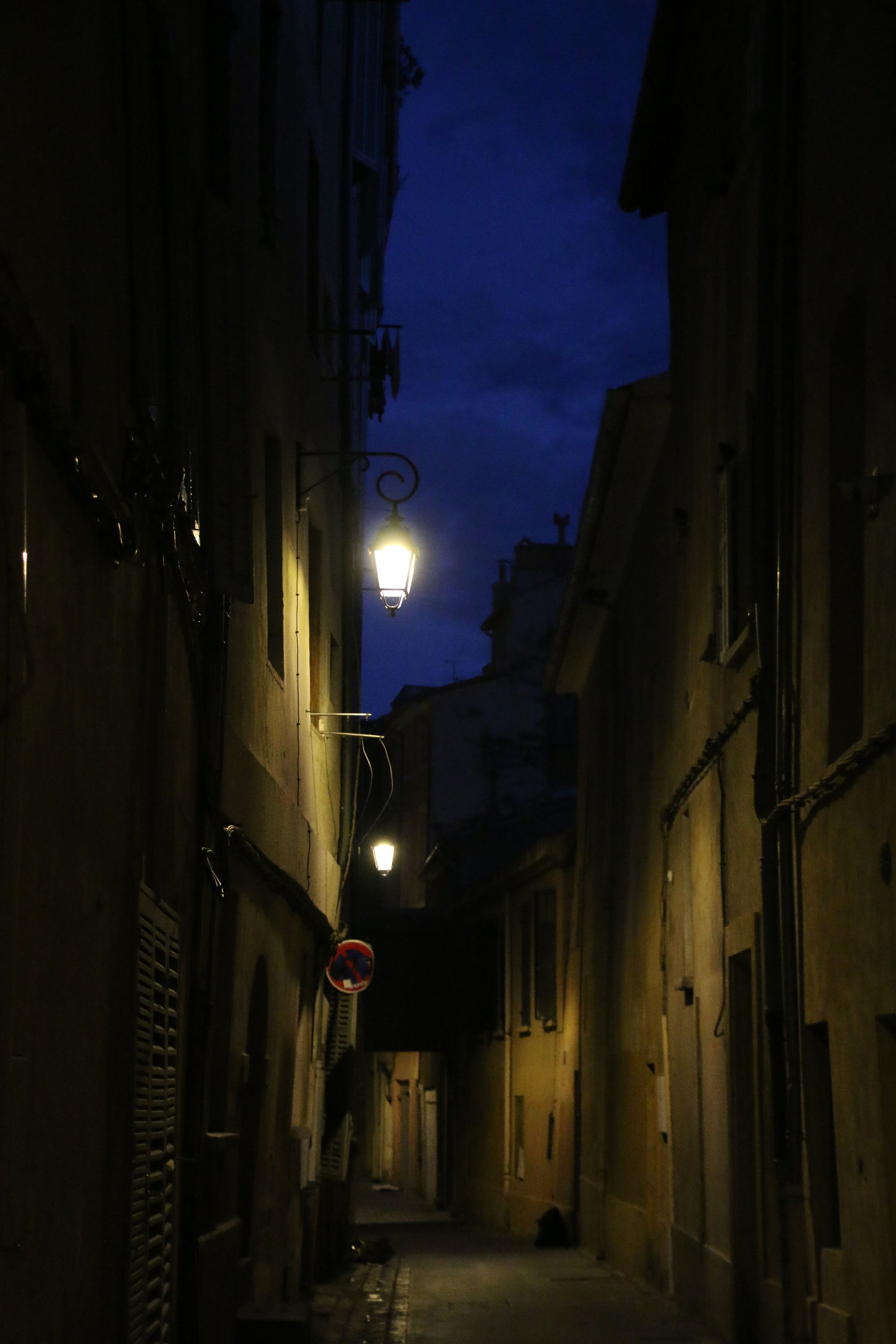 Aix de noite